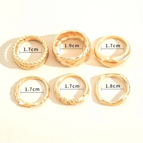 📂 Gold Heart Chunky Ring Set - Picture 3 of 4